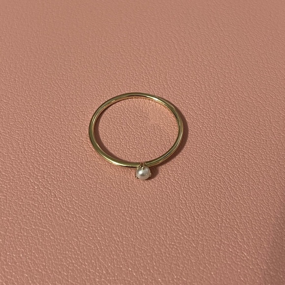 Mejuri Pearl Slim Stacker Ring - Picture 5 of 6